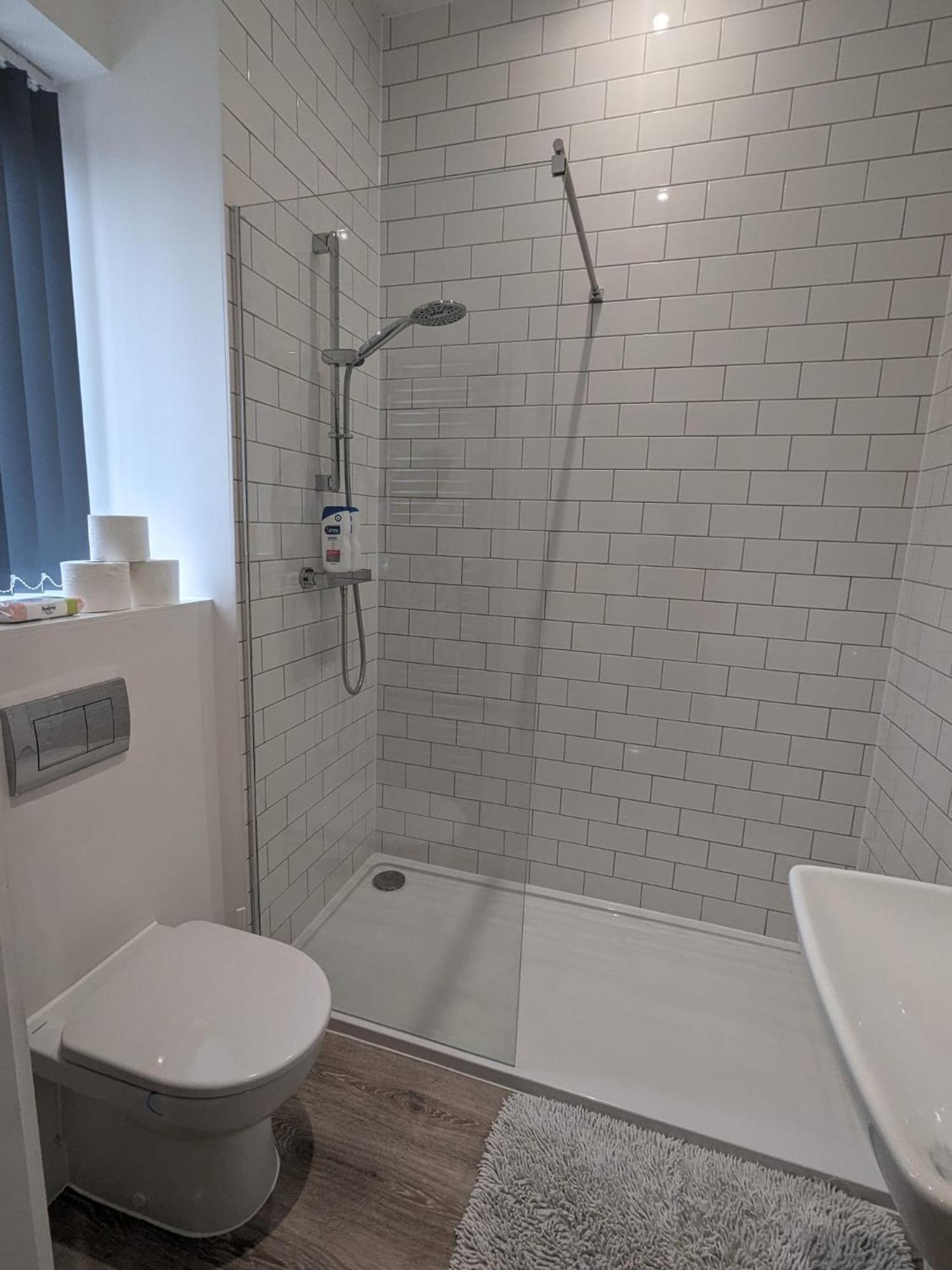 Contemporary Double Ensuite Room Birmingham Exteriér fotografie