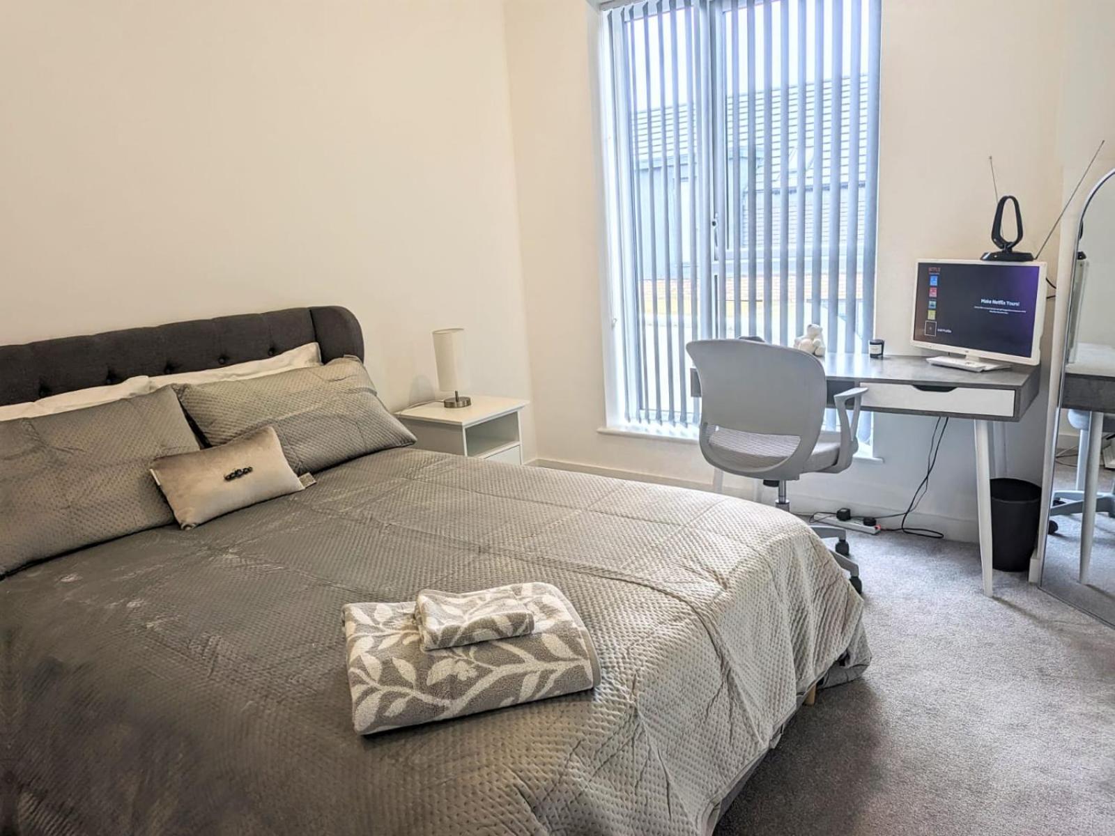 Contemporary Double Ensuite Room Birmingham Exteriér fotografie